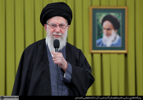 حضرت آیت‌الله خامنه‌ای: ملت عزیز ایران دشمنان را مأیوس کردید